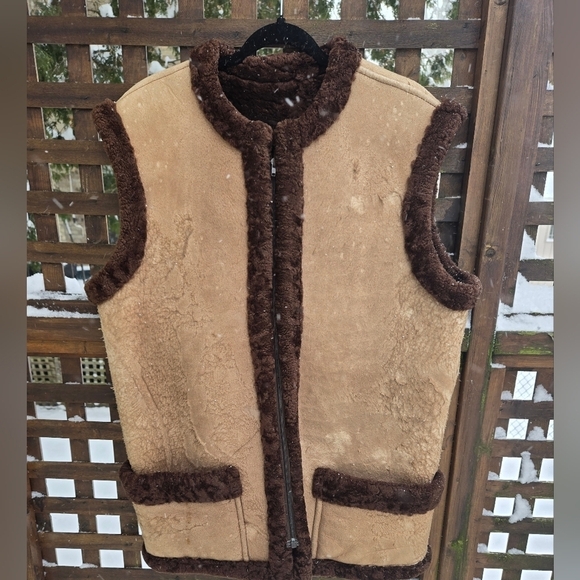 Vintage Shearling Vest - Picture 7 of 11